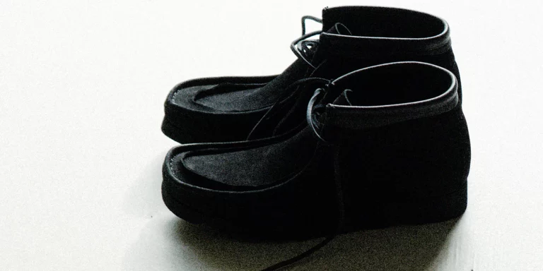 INVINCIBLE® Clarks Originals Wallabee