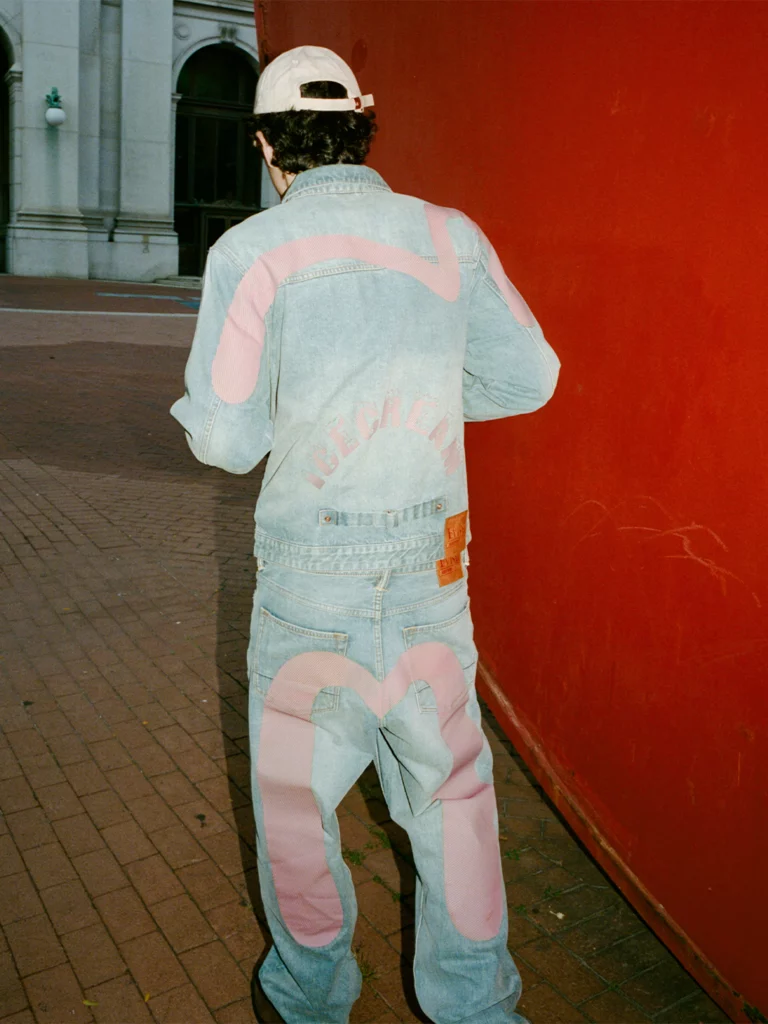 Denim japonais streetwear Cream dévoile collaboration avec Evisu